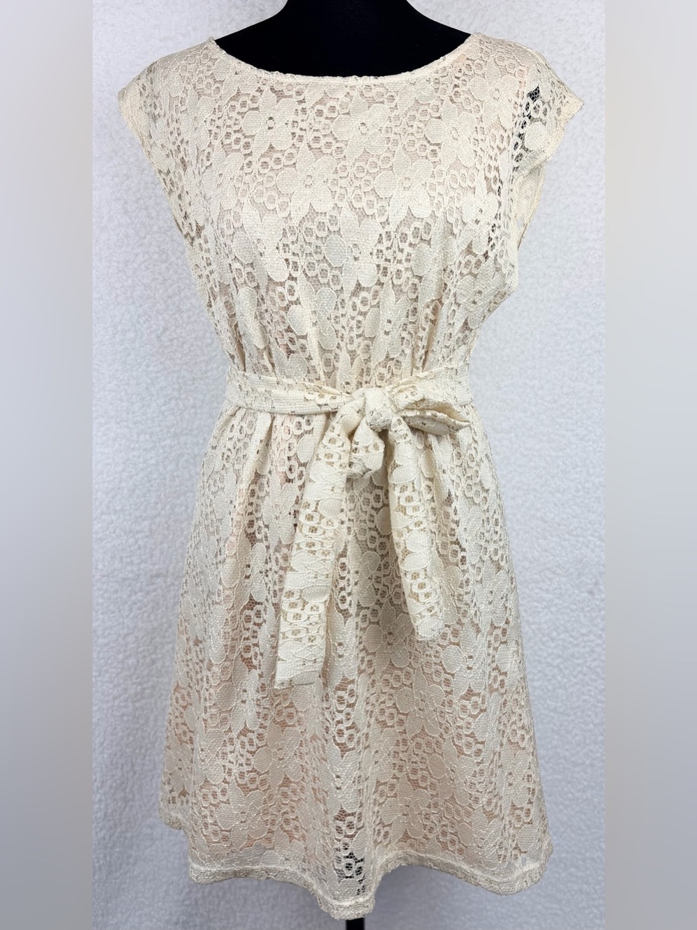 SHEEP • Cream Floral Lace Tie-Waist Mini Dress, M - Picture 2 of 13